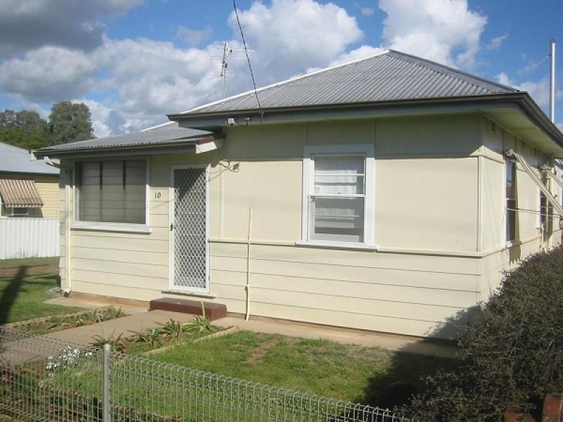 10 SCOTT ROAD, Tamworth NSW 2340