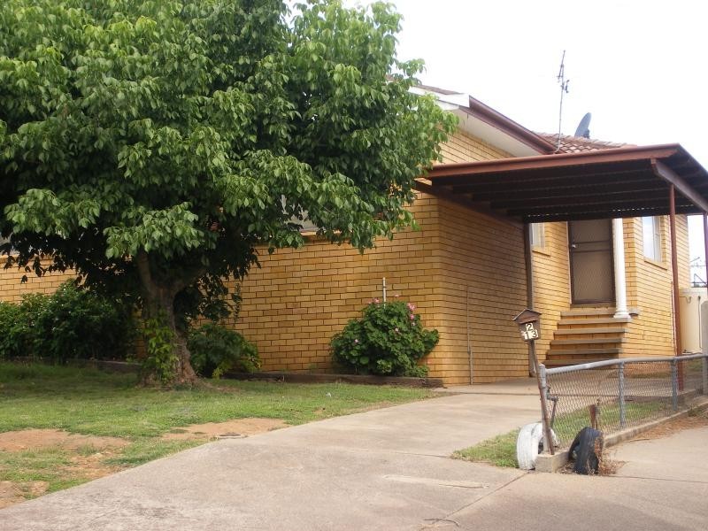 Unit 2/13 Yarmouth Parade, Tamworth NSW 2340