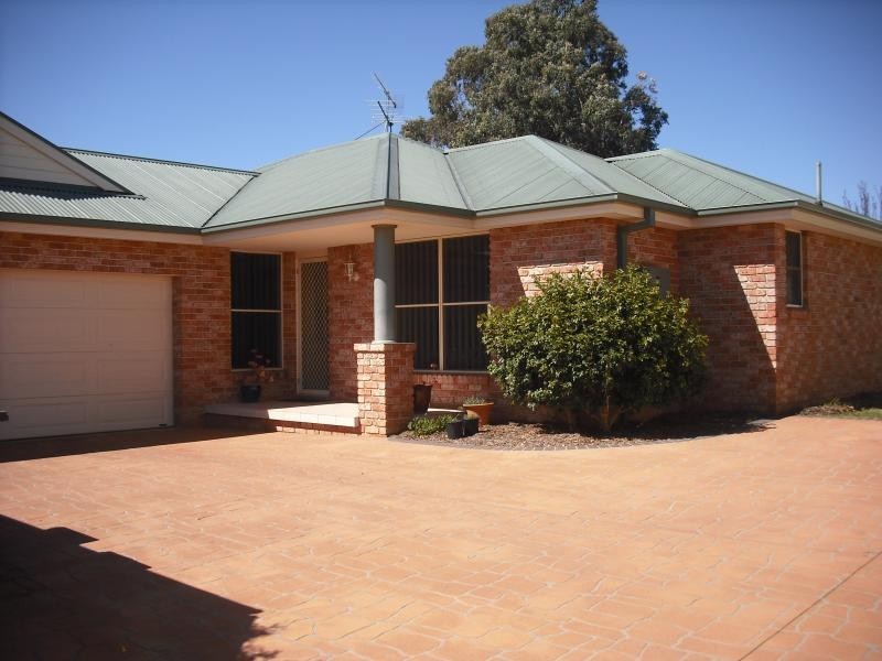 Unit 2/45 Peregrine Ave, Calala NSW 2340