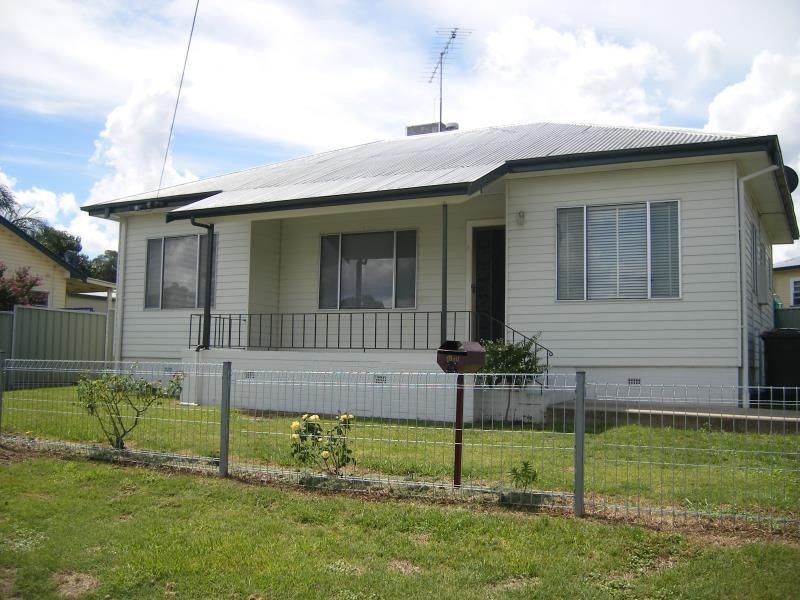 74 Johnston Street, Tamworth NSW 2340