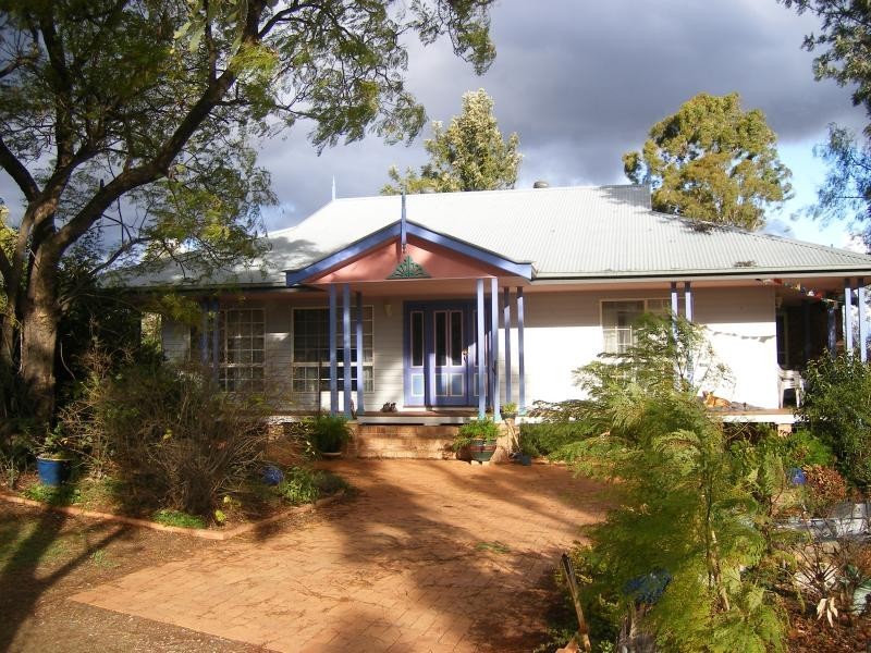 5 CURLEW CRESCENT, Tamworth NSW 2340