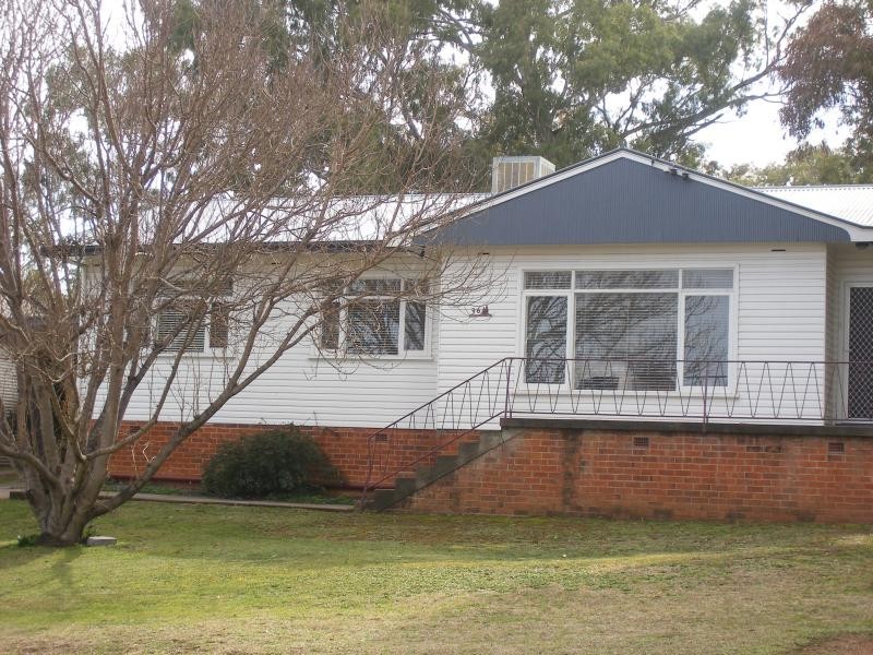 36 LANCASTER AVENUE, Tamworth NSW 2340