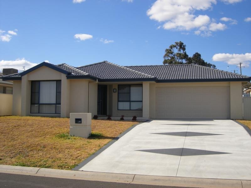 45 Fisher Road, Tamworth NSW 2340