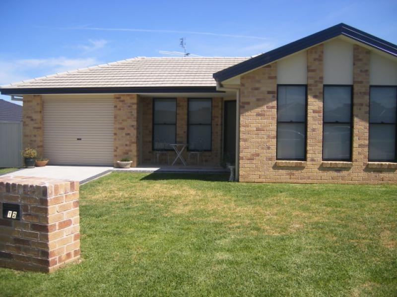 12 Orley Drive, Tamworth NSW 2340