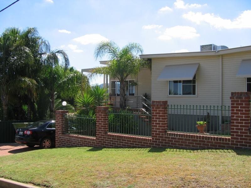 12 Paul Street, Tamworth NSW 2340