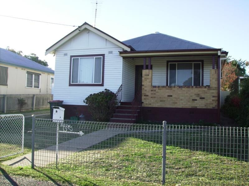 9 Kent Street, Tamworth NSW 2340
