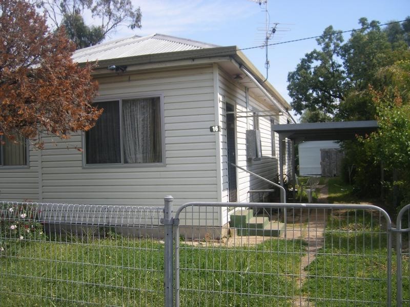 16 Vera Street, Tamworth NSW 2340