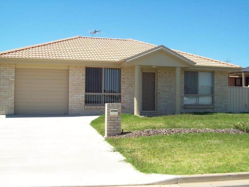 12 Falcon Drive, Calala NSW 2340