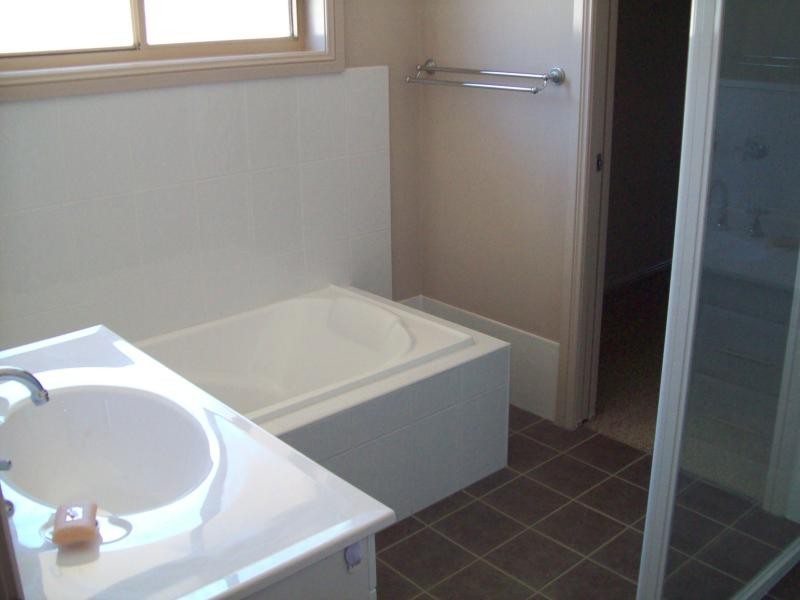 12 Falcon Drive, Calala NSW 2340