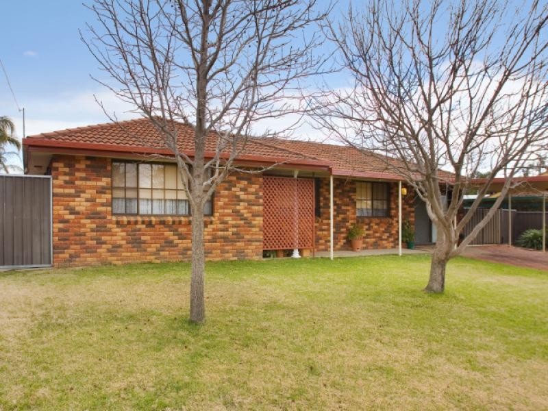 69 Blaxland Way, Tamworth NSW 2340