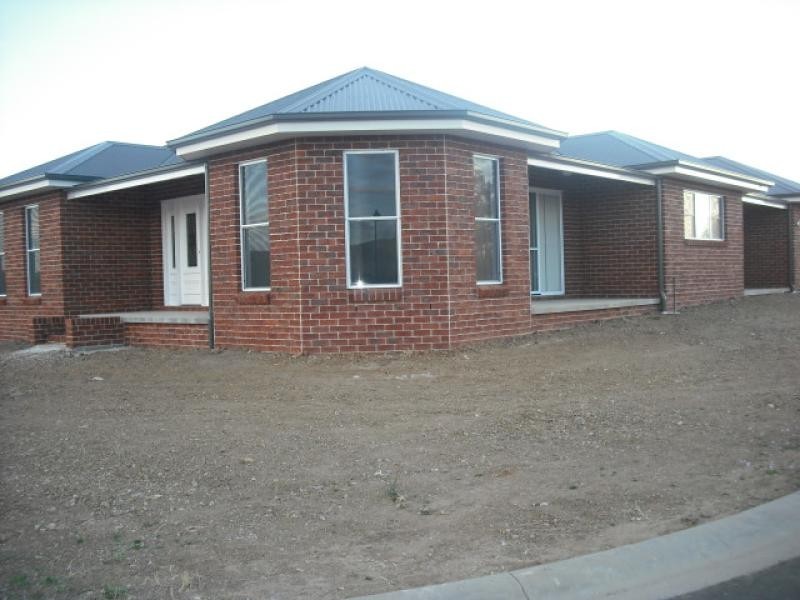 60 The Heights, Tamworth NSW 2340