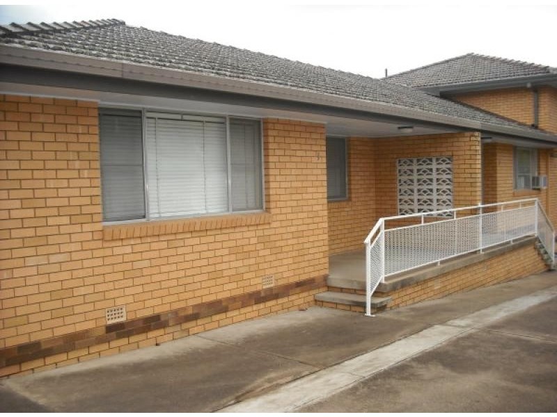 Unit 1/80 Denne Street, Tamworth NSW 2340