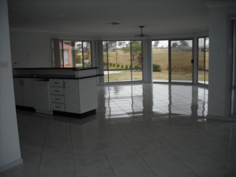 17 Eureka Place, Tamworth NSW 2340