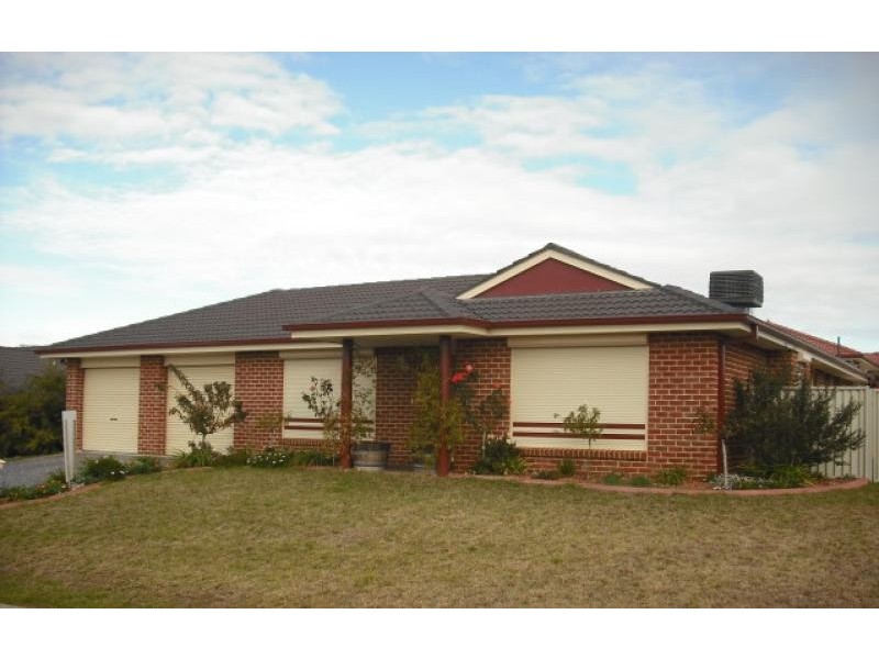 18 Warburton Drive, Tamworth NSW 2340