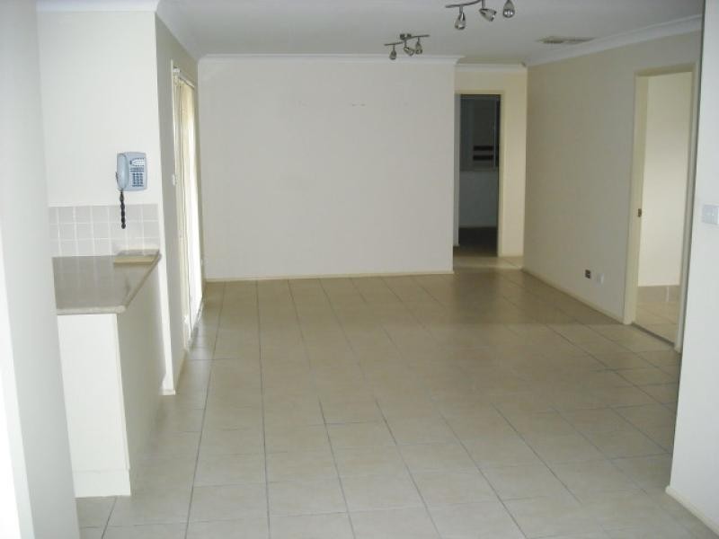 18 Warburton Drive, Tamworth NSW 2340