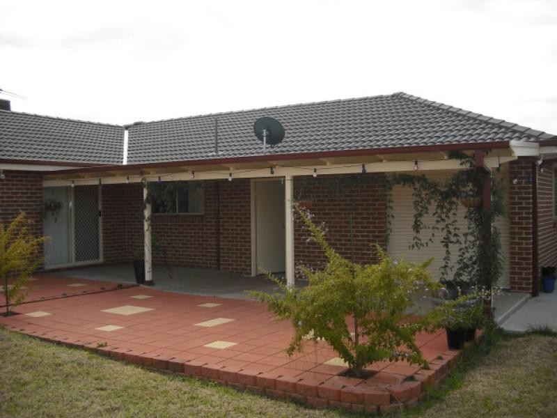 18 Warburton Drive, Tamworth NSW 2340