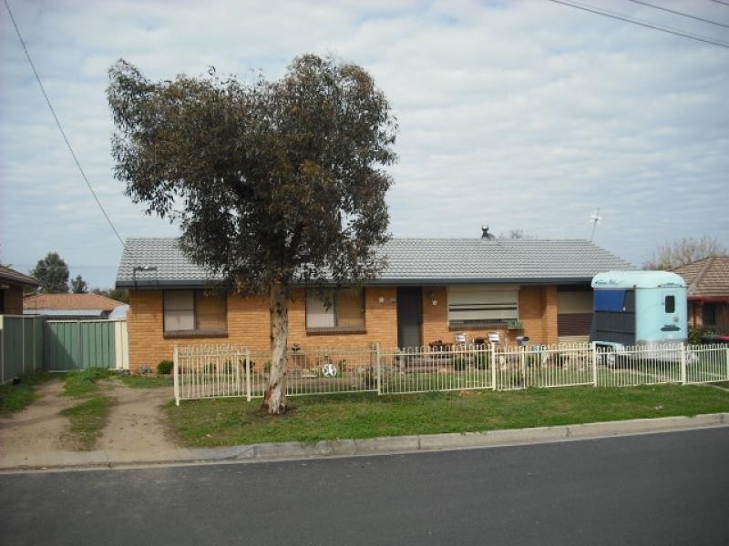 20 MacGregor Street, Tamworth NSW 2340