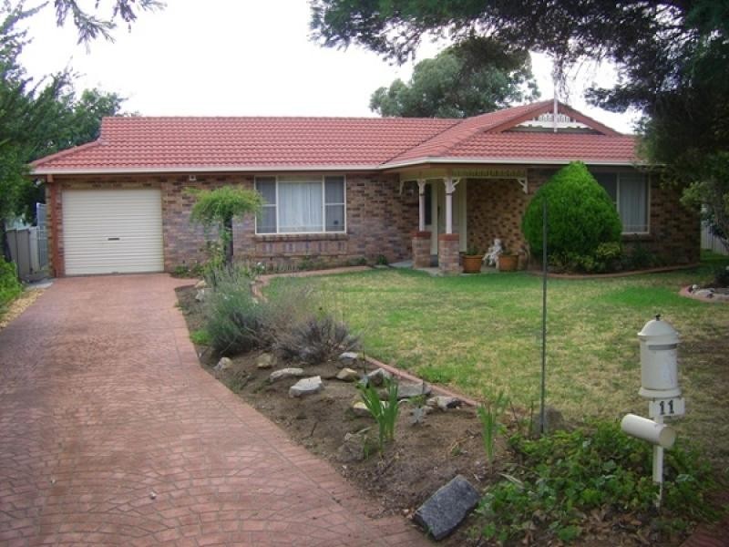 11 Wayamba Close, Tamworth NSW 2340