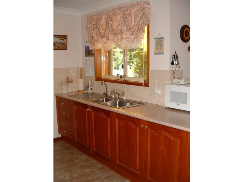 11 Wayamba Close, Tamworth NSW 2340