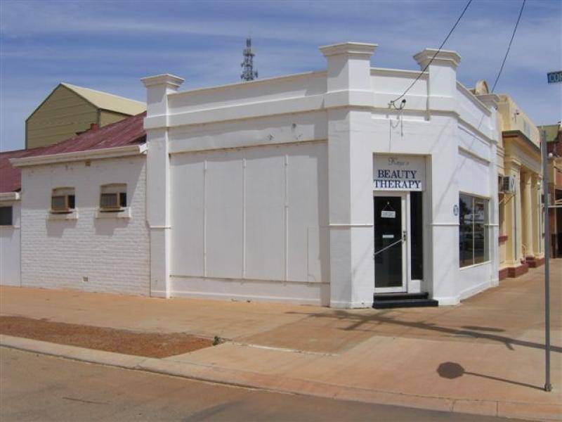 35 BATES STREET, Merredin WA 6415