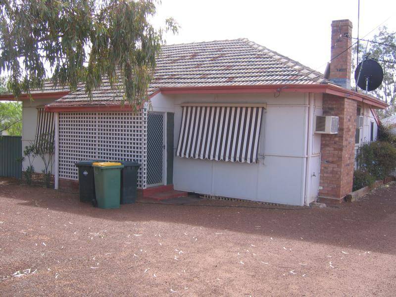 1 TAURUS STREET, Southern Cross WA 6426