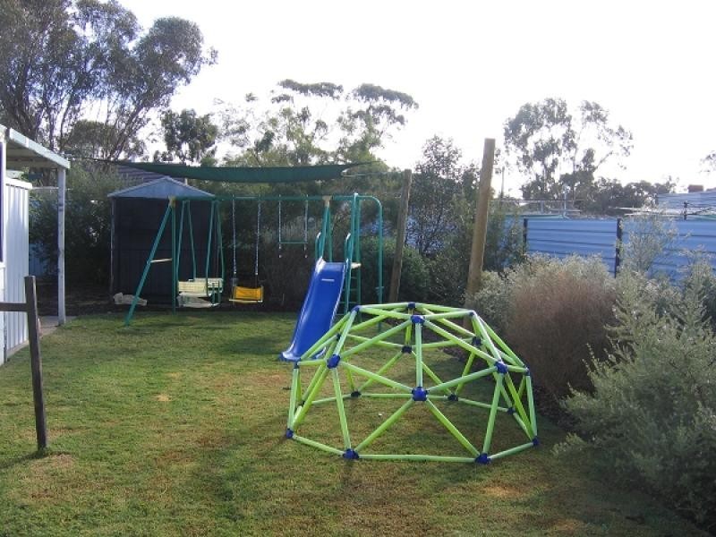 5 Thornton Avenue, Kellerberrin WA 6410