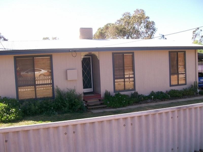 27 TAURUS STREET, Southern Cross WA 6426