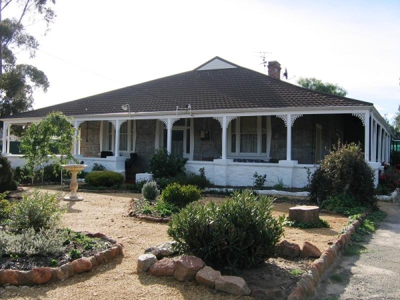 37 Connelly Street, Kellerberrin WA 6410