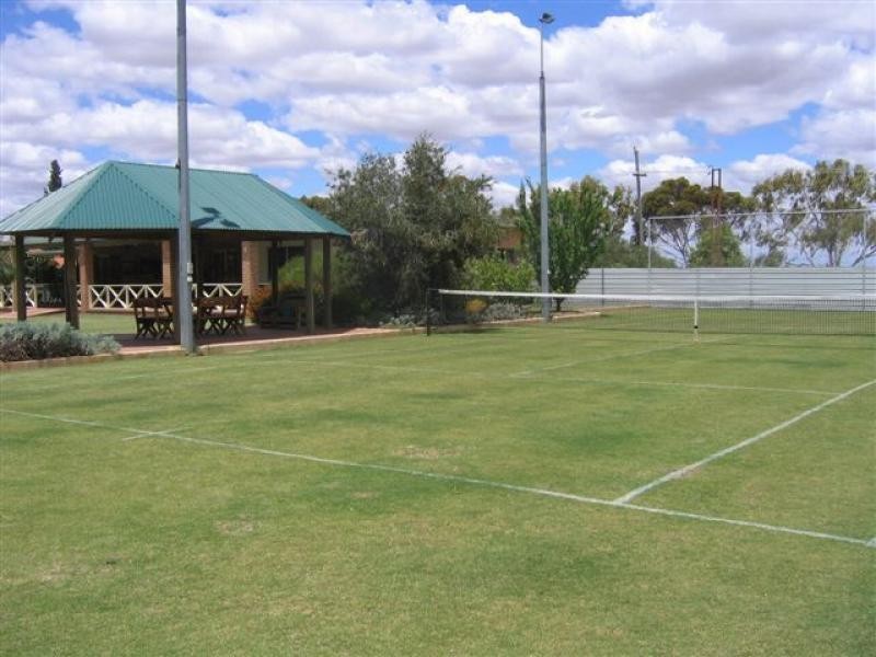 9 Hammond St, Kellerberrin WA 6410