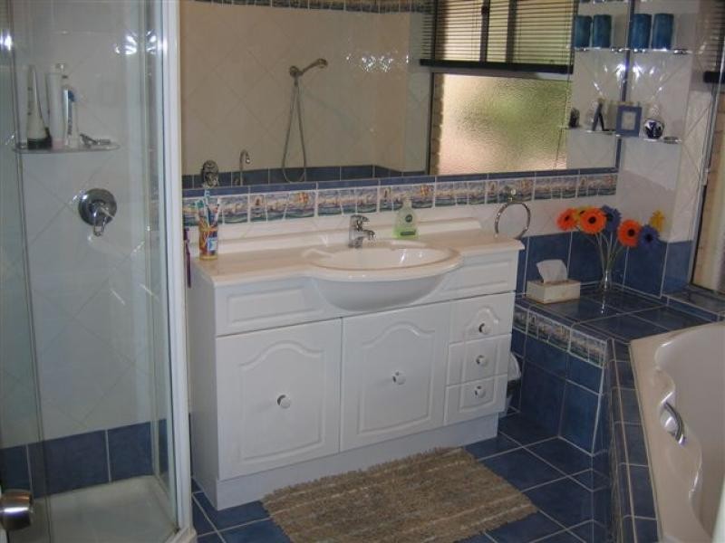 9 Hammond St, Kellerberrin WA 6410