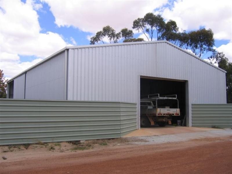 9 Hammond St, Kellerberrin WA 6410