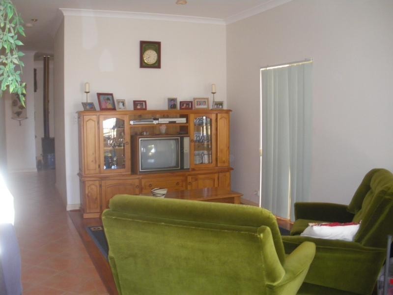 86 Sirius St, Southern Cross WA 6426