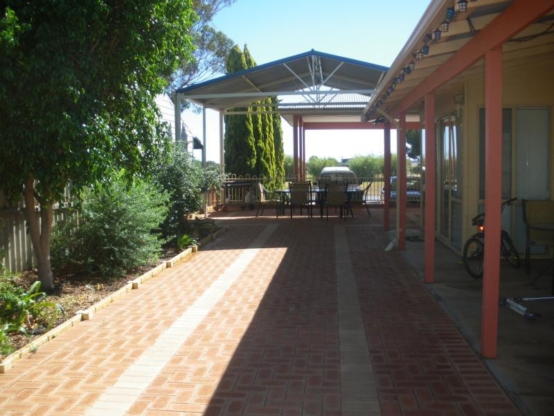 86 Sirius St, Southern Cross WA 6426