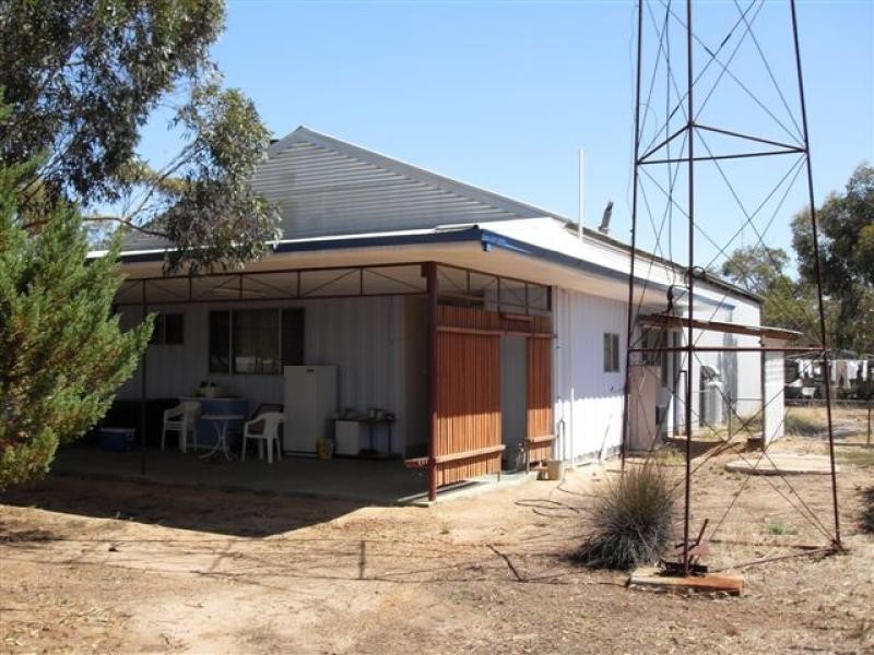 137 White Street, Burracoppin WA 6421