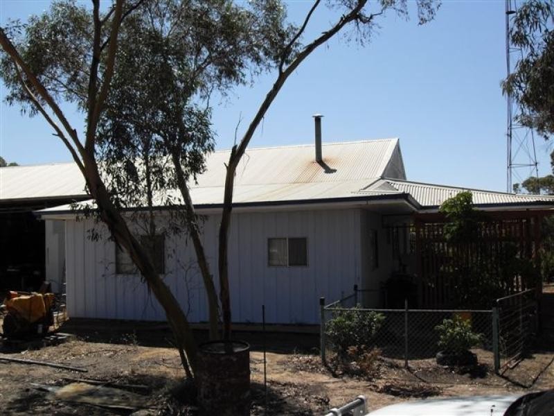 137 White Street, Burracoppin WA 6421