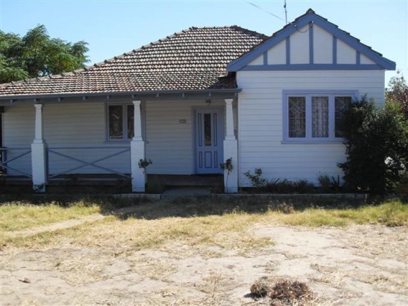 67 James Street, Kellerberrin WA 6410