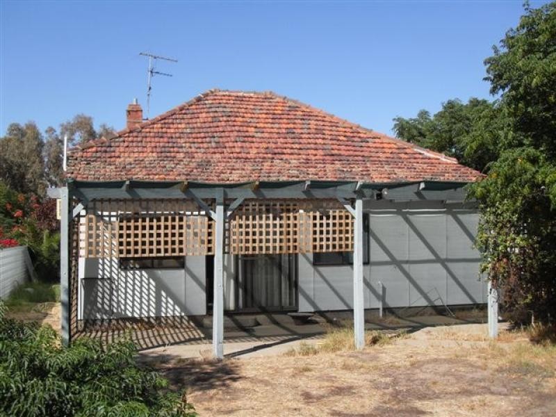 67 James Street, Kellerberrin WA 6410