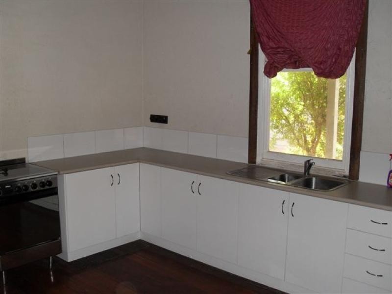 4 Massingham Street, Kellerberrin WA 6410