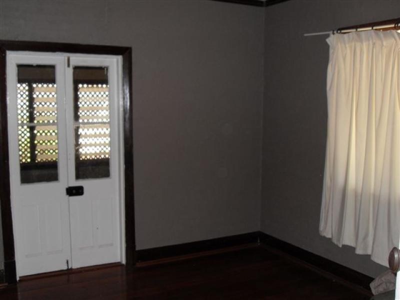 4 Massingham Street, Kellerberrin WA 6410