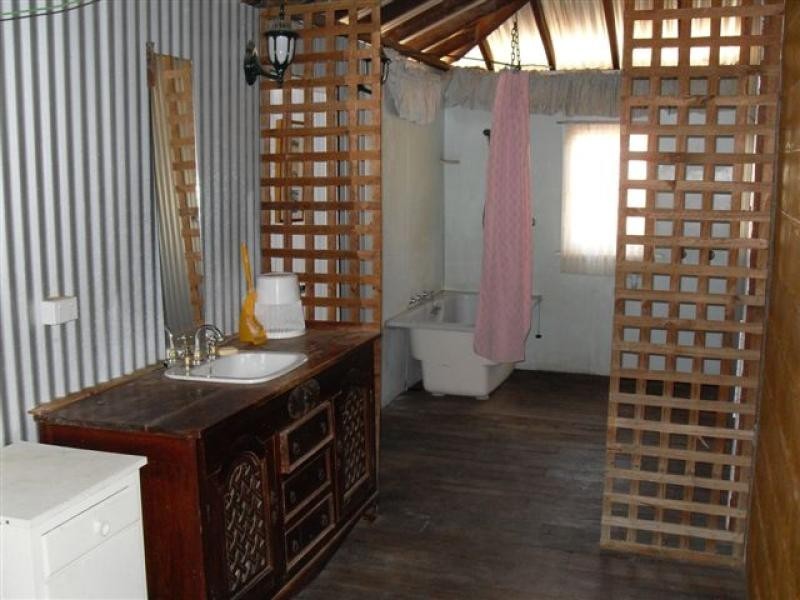 4 Massingham Street, Kellerberrin WA 6410