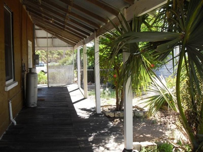 4 Massingham Street, Kellerberrin WA 6410