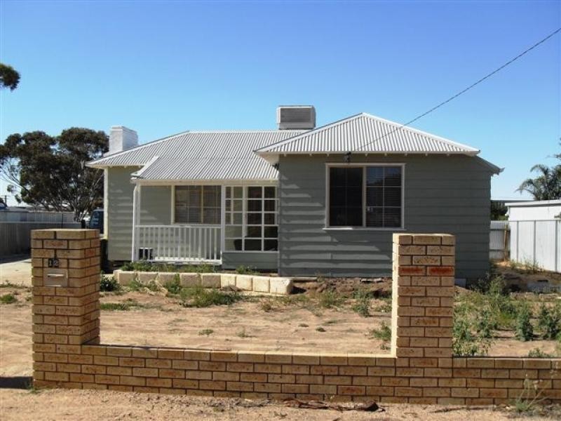 12 Muscat Street, Merredin WA 6415