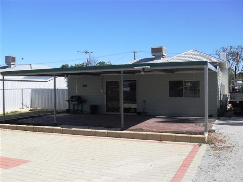 12 Muscat Street, Merredin WA 6415
