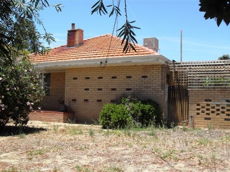 15 Woolgar Avenue, Merredin WA 6415