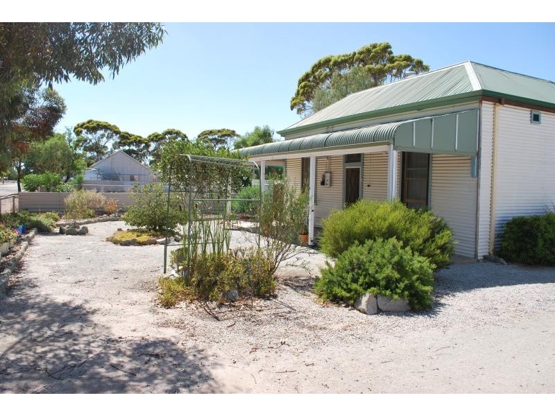 66 Forrest Street, Kellerberrin WA 6410