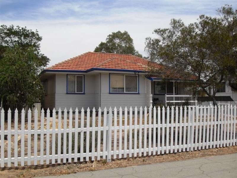 71 Endersbee Street, Merredin WA 6415