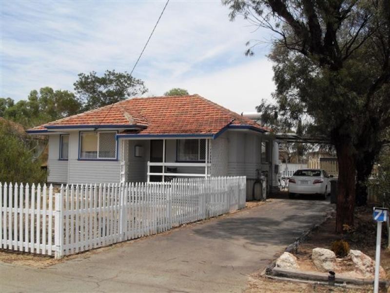 71 Endersbee Street, Merredin WA 6415