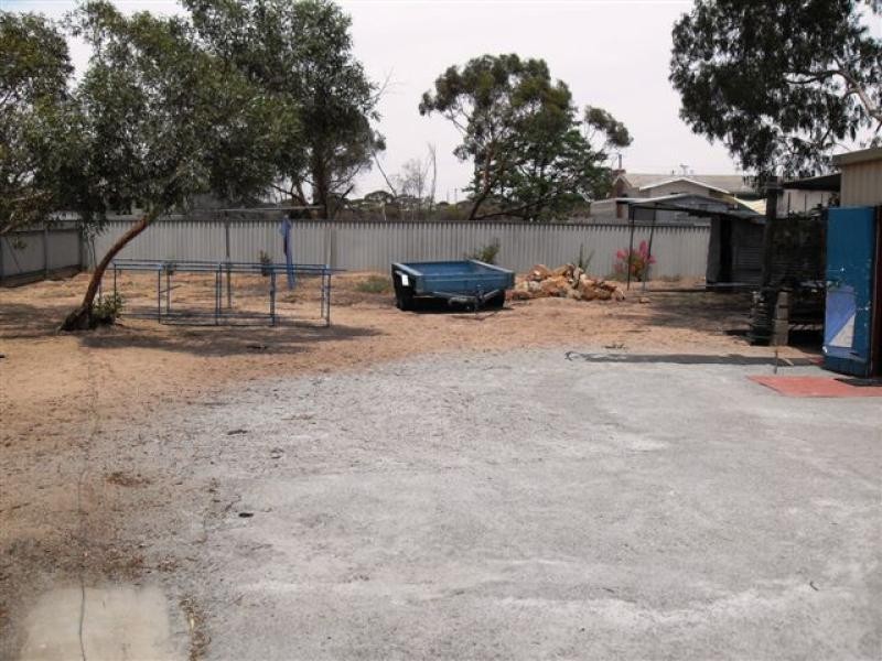 71 Endersbee Street, Merredin WA 6415