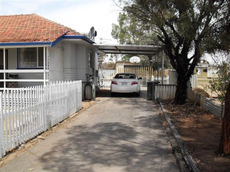 71 Endersbee Street, Merredin WA 6415