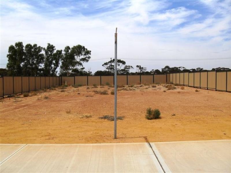 Lot 220/ McGinniss Way, Merredin WA 6415
